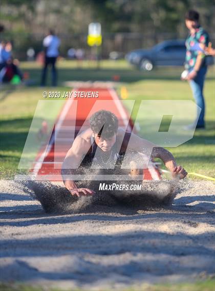 Thumbnail 1 in The Woodlands Track Meet photogallery.