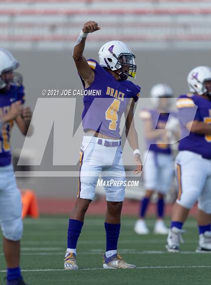 Thumbnail 2 in Lee vs Brackenridge photogallery.