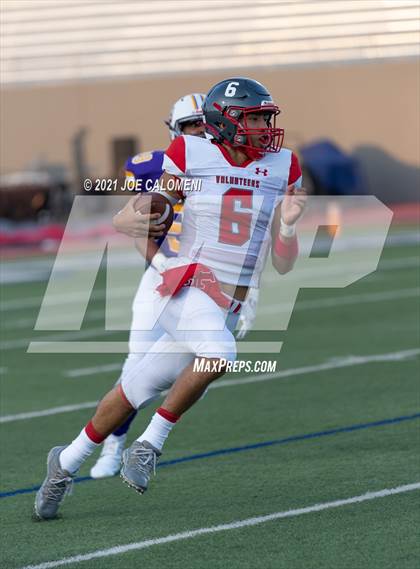Thumbnail 1 in Lee vs Brackenridge photogallery.