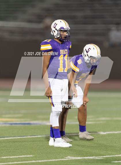 Thumbnail 2 in Lee vs Brackenridge photogallery.
