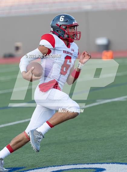Thumbnail 3 in Lee vs Brackenridge photogallery.