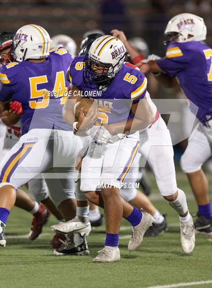 Thumbnail 1 in Lee vs Brackenridge photogallery.