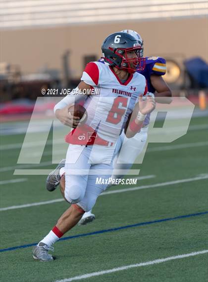 Thumbnail 3 in Lee vs Brackenridge photogallery.