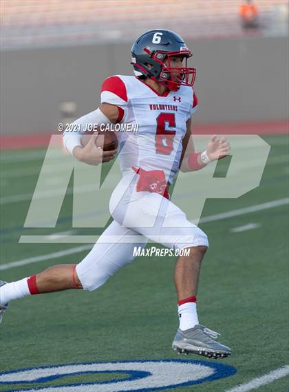 Thumbnail 1 in Lee vs Brackenridge photogallery.