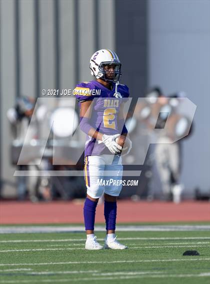 Thumbnail 2 in Lee vs Brackenridge photogallery.