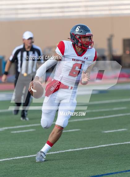 Thumbnail 2 in Lee vs Brackenridge photogallery.