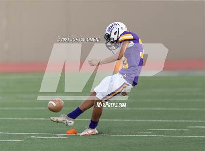 Thumbnail 1 in Lee vs Brackenridge photogallery.