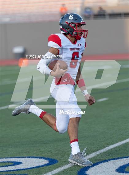 Thumbnail 2 in Lee vs Brackenridge photogallery.