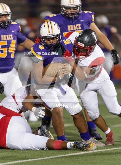 Thumbnail 1 in Lee vs Brackenridge photogallery.