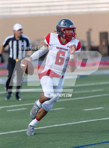 Thumbnail 3 in Lee vs Brackenridge photogallery.