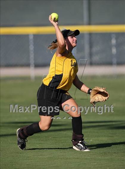 Thumbnail 2 in Sentinel vs Roff (Oklahoma State Championships) photogallery.