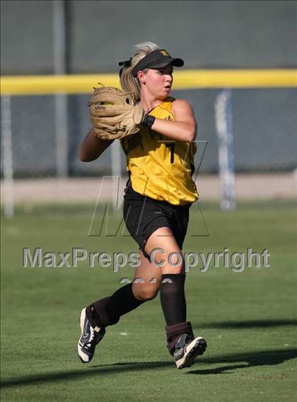 Thumbnail 2 in Sentinel vs Roff (Oklahoma State Championships) photogallery.