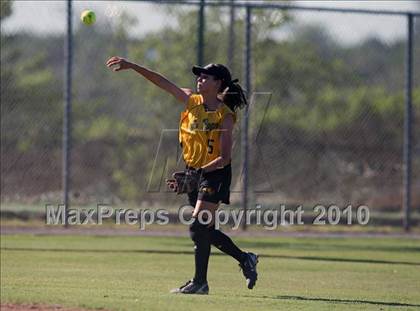 Thumbnail 1 in Sentinel vs Roff (Oklahoma State Championships) photogallery.