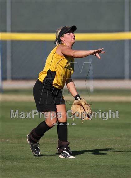 Thumbnail 1 in Sentinel vs Roff (Oklahoma State Championships) photogallery.