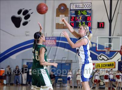 Thumbnail 3 in Justin-Siena vs. St. Patrick/St. Vincent (CIF NorCal D4 Final) photogallery.