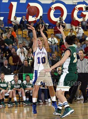 Thumbnail 3 in Justin-Siena vs. St. Patrick/St. Vincent (CIF NorCal D4 Final) photogallery.