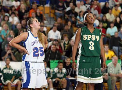 Thumbnail 1 in Justin-Siena vs. St. Patrick/St. Vincent (CIF NorCal D4 Final) photogallery.