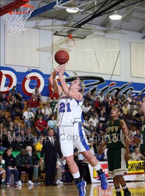 Thumbnail 2 in Justin-Siena vs. St. Patrick/St. Vincent (CIF NorCal D4 Final) photogallery.
