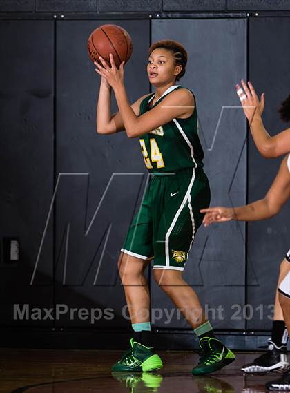 Thumbnail 1 in Dobie vs. Cypress Falls (McDonald's Texas Invitational) photogallery.