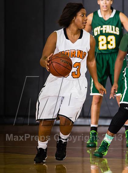 Thumbnail 3 in Dobie vs. Cypress Falls (McDonald's Texas Invitational) photogallery.