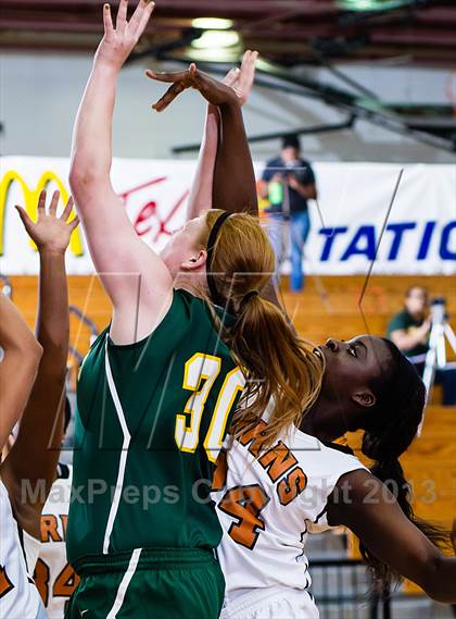 Thumbnail 2 in Dobie vs. Cypress Falls (McDonald's Texas Invitational) photogallery.