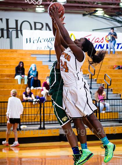 Thumbnail 3 in Dobie vs. Cypress Falls (McDonald's Texas Invitational) photogallery.