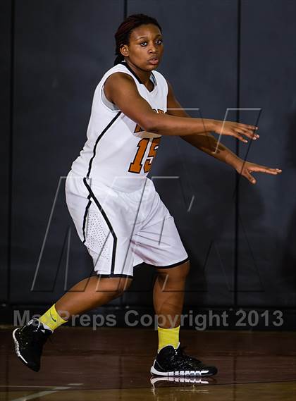Thumbnail 1 in Dobie vs. Cypress Falls (McDonald's Texas Invitational) photogallery.