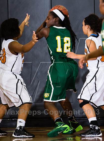 Thumbnail 1 in Dobie vs. Cypress Falls (McDonald's Texas Invitational) photogallery.