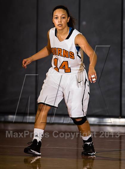 Thumbnail 2 in Dobie vs. Cypress Falls (McDonald's Texas Invitational) photogallery.