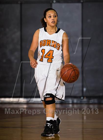 Thumbnail 3 in Dobie vs. Cypress Falls (McDonald's Texas Invitational) photogallery.