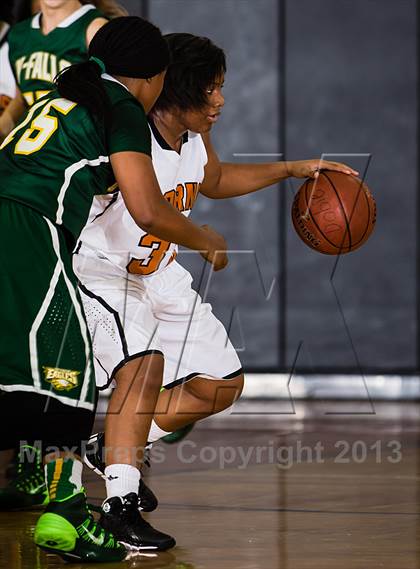 Thumbnail 2 in Dobie vs. Cypress Falls (McDonald's Texas Invitational) photogallery.