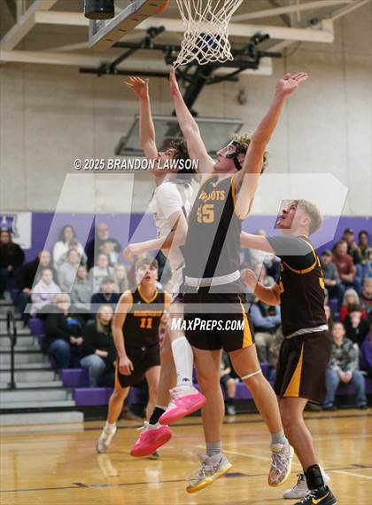 Thumbnail 2 in Dundee/Bradford Central vs. Hammondsport photogallery.