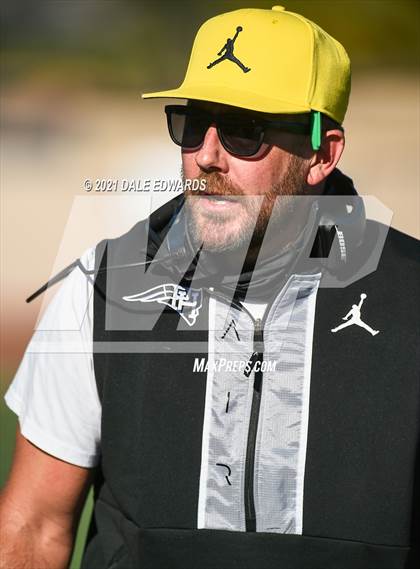 Thumbnail 1 in Patrick Henry vs. University City (CIF SDS Final) photogallery.