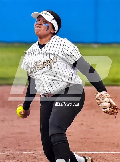 Thumbnail 1 in Northview @ Charter Oak photogallery.