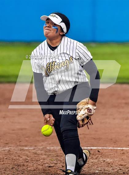 Thumbnail 3 in Northview @ Charter Oak photogallery.