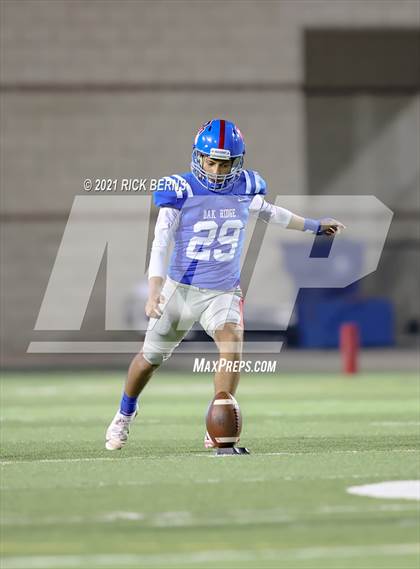 Thumbnail 2 in Oak Ridge vs Tomball photogallery.