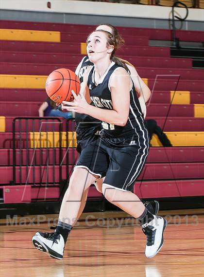 Thumbnail 2 in Dodd City vs. Archer City (Fantasy of Lights Tournament) photogallery.