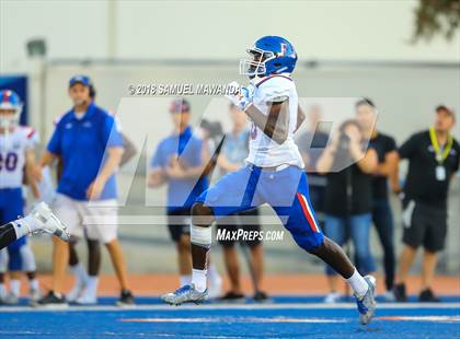 Thumbnail 3 in  Folsom @ Chaminade photogallery.