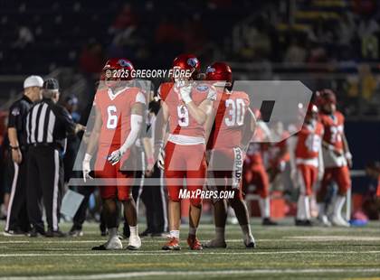 Thumbnail 1 in Notre Dame (SO) @ Serra photogallery.