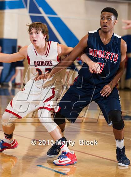 Thumbnail 3 in Modesto Christian @ Beyer photogallery.