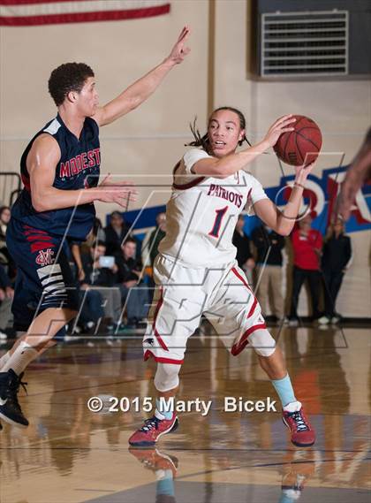 Thumbnail 3 in Modesto Christian @ Beyer photogallery.