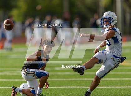 Thumbnail 3 in Largo @ Calvary Christian photogallery.