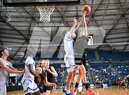 Thumbnail 2 in Mount Si vs. Curtis (WIAA 4A Round 4 State Playoff) photogallery.