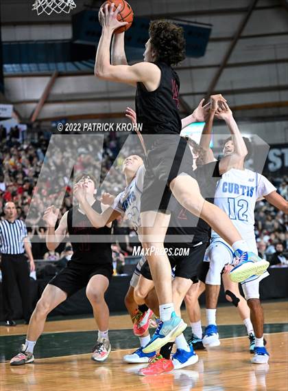 Thumbnail 1 in Mount Si vs. Curtis (WIAA 4A Round 4 State Playoff) photogallery.