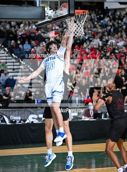 Thumbnail 2 in Mount Si vs. Curtis (WIAA 4A Round 4 State Playoff) photogallery.