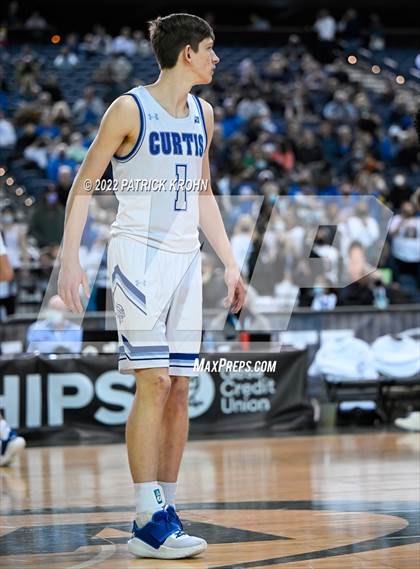 Thumbnail 2 in Mount Si vs. Curtis (WIAA 4A Round 4 State Playoff) photogallery.