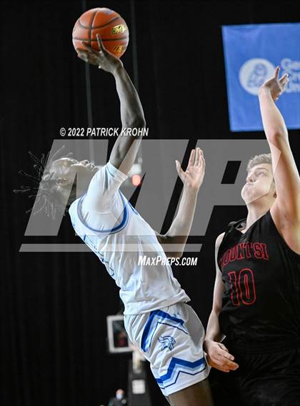 Thumbnail 3 in Mount Si vs. Curtis (WIAA 4A Round 4 State Playoff) photogallery.