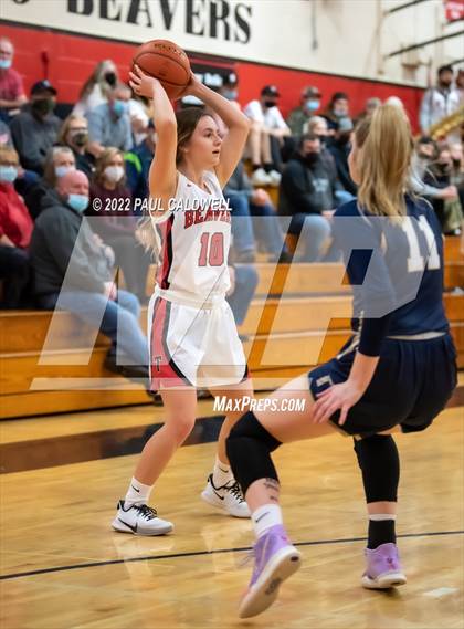 Thumbnail 2 in Tenino vs Seton Catholic (WIAA 1A District Playoff) photogallery.