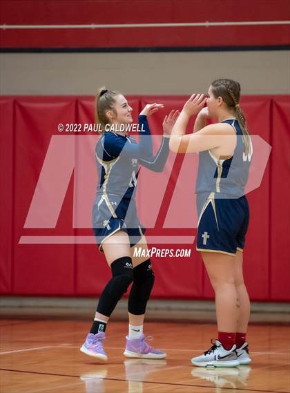 Thumbnail 2 in Tenino vs Seton Catholic (WIAA 1A District Playoff) photogallery.