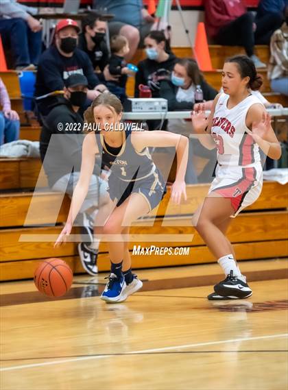 Thumbnail 1 in Tenino vs Seton Catholic (WIAA 1A District Playoff) photogallery.